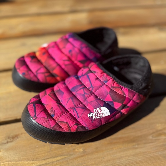 RARE The North Face ThermoBall Traction Mules LIMITED EDITION Geometric Sz 6 - Picture 1 of 12